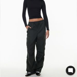 Aritzia TNA Squad Cargo Pants